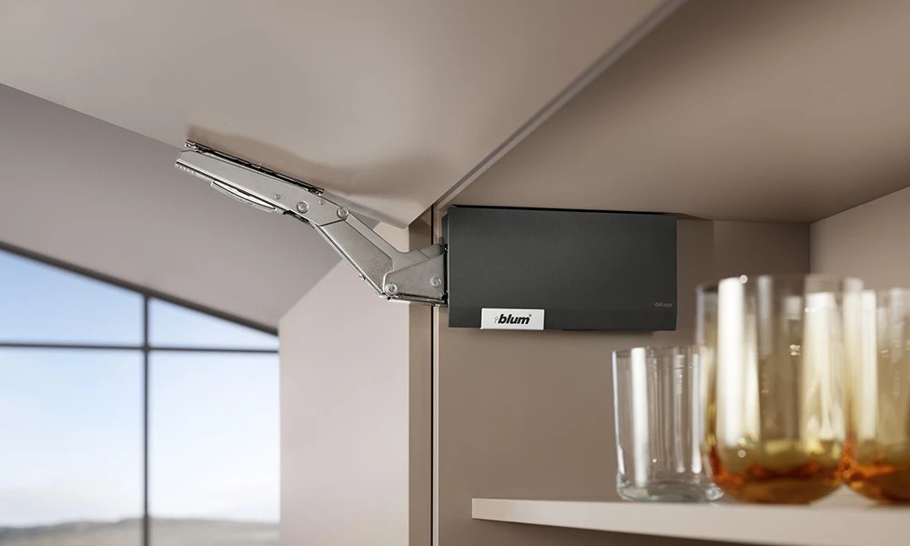 Blum Aventos HK-XS fijación frontal para madera