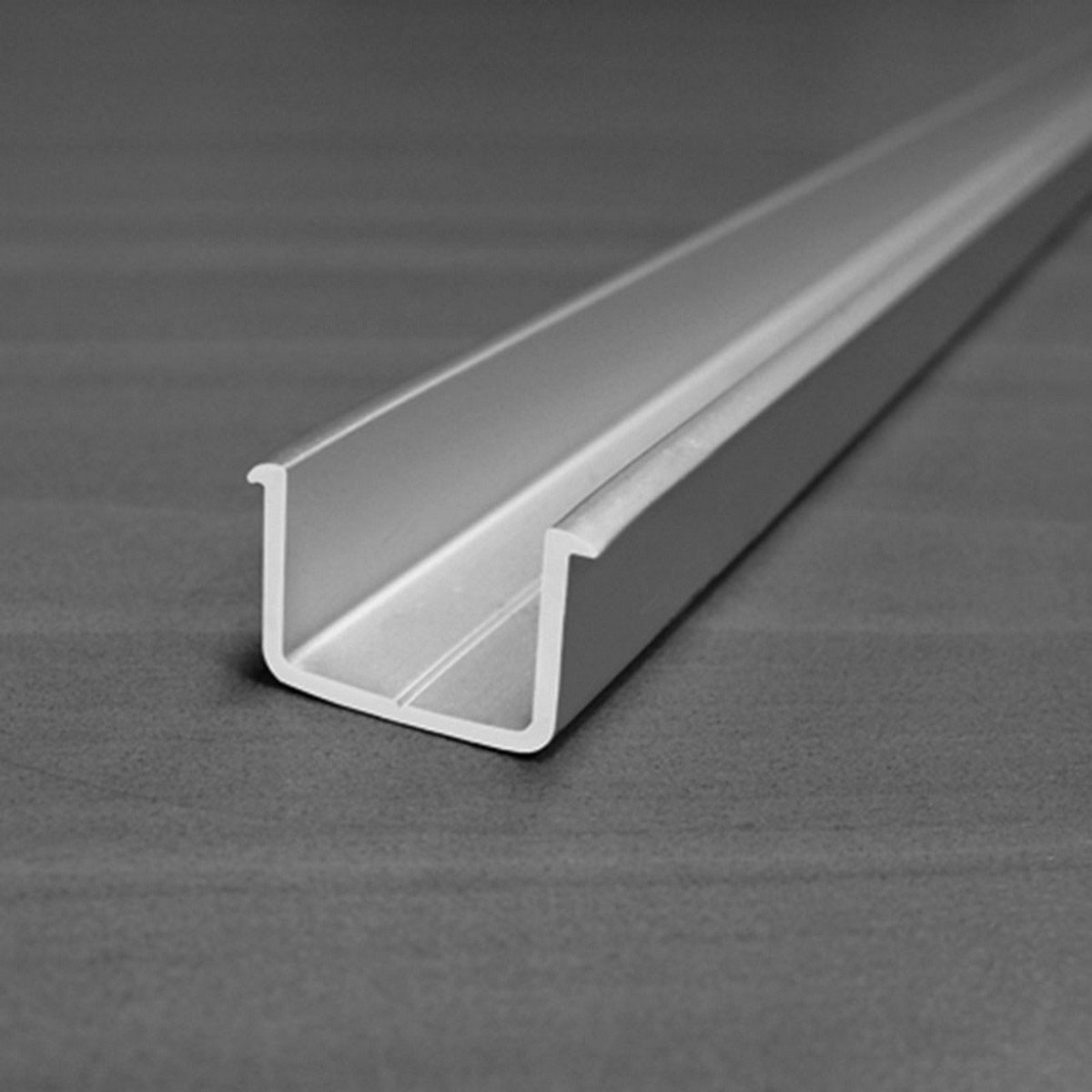 Riel inferior guía para puertas plegables DN80 - 3 m